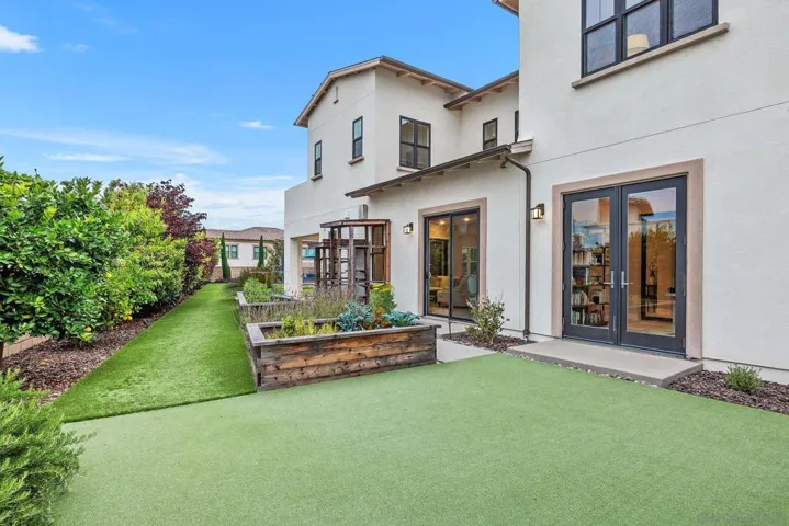 6190 Sagebrush Bend Way, San Diego, California 92130