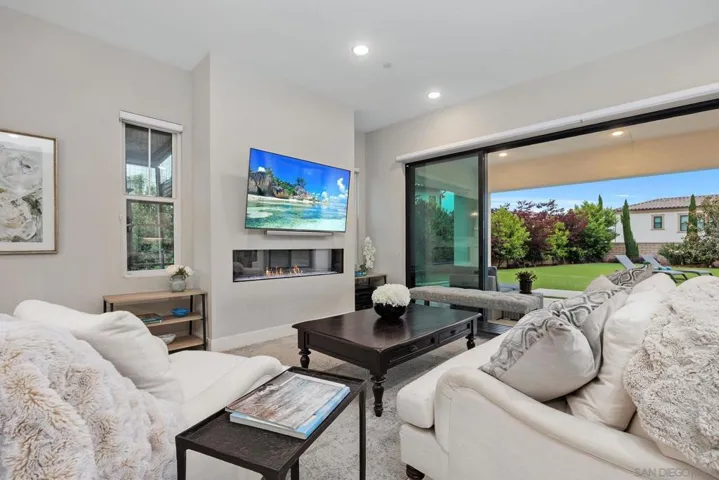 6190 Sagebrush Bend Way, San Diego, California 92130