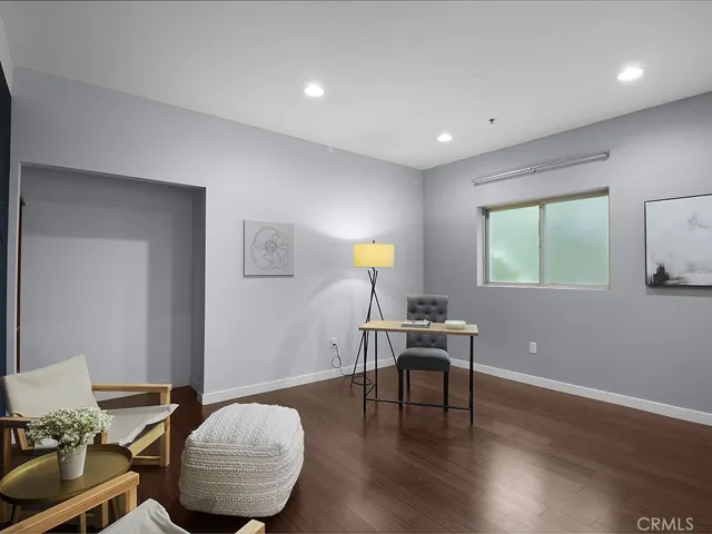 5016 Bakman Avenue 304, North Hollywood, California 91601