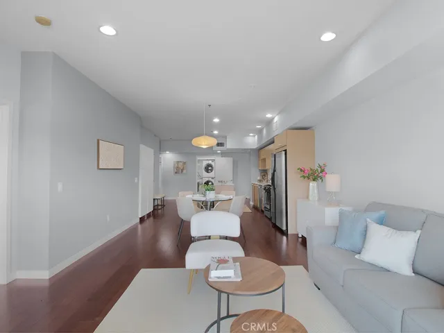 5016 Bakman Avenue 304, North Hollywood, California 91601