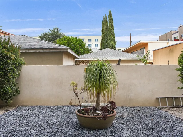 5016 Bakman Avenue 304, North Hollywood, California 91601