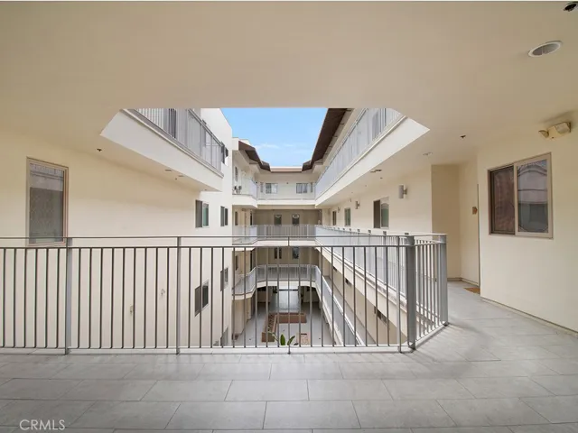 5016 Bakman Avenue 304, North Hollywood, California 91601