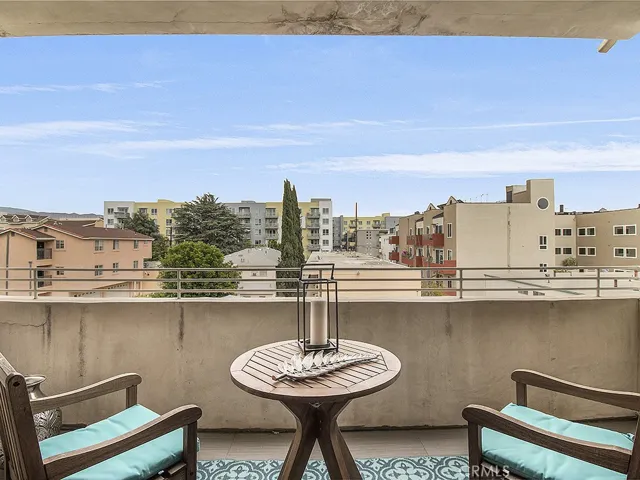 5016 Bakman Avenue 304, North Hollywood, California 91601