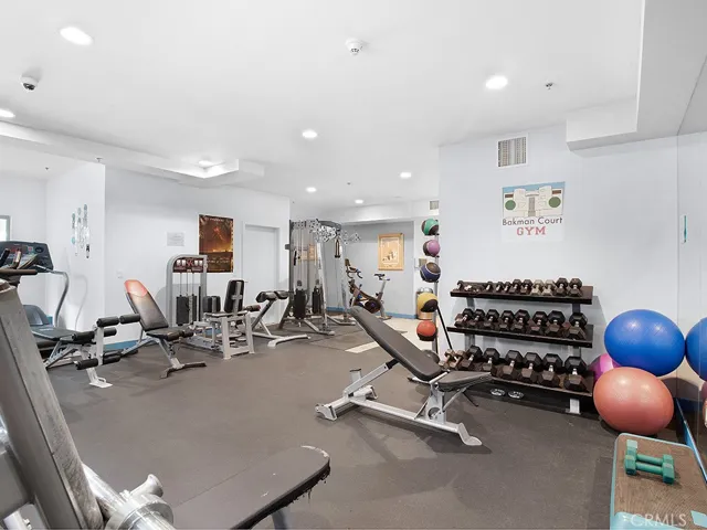 5016 Bakman Avenue 304, North Hollywood, California 91601