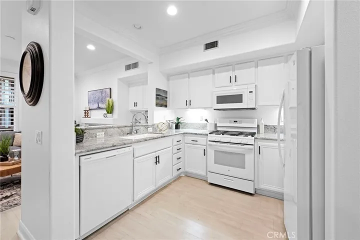 6 Lynde Street, Ladera Ranch, California 92694