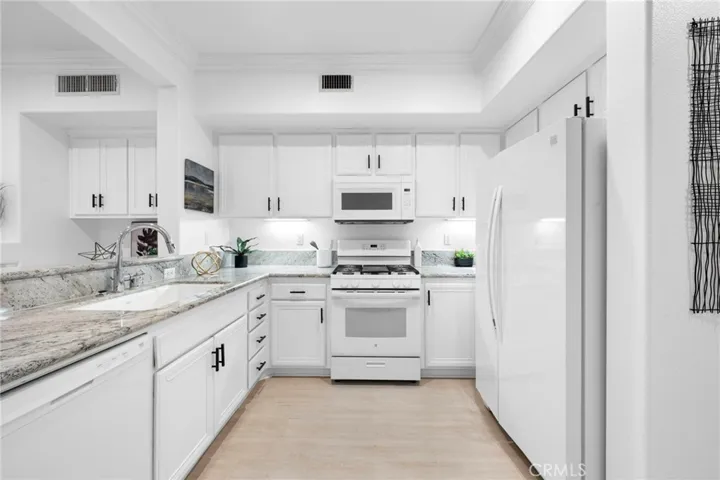 6 Lynde Street, Ladera Ranch, California 92694