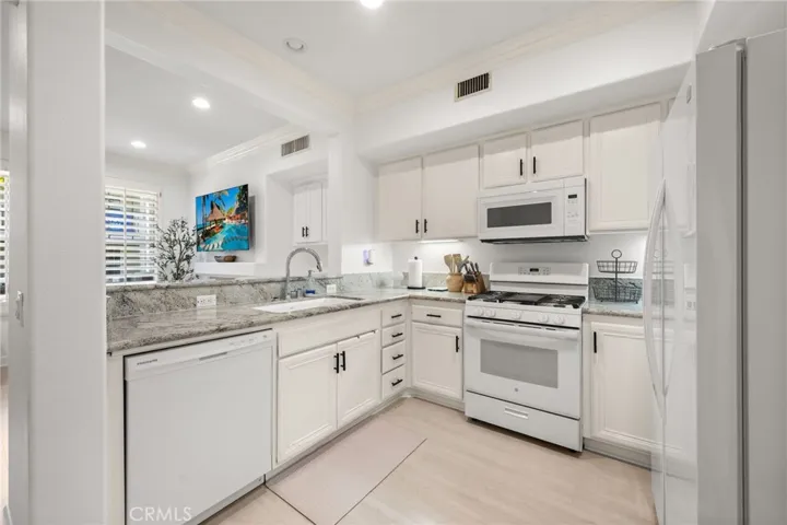 6 Lynde Street, Ladera Ranch, California 92694