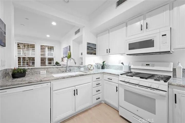 6 Lynde Street, Ladera Ranch, California 92694