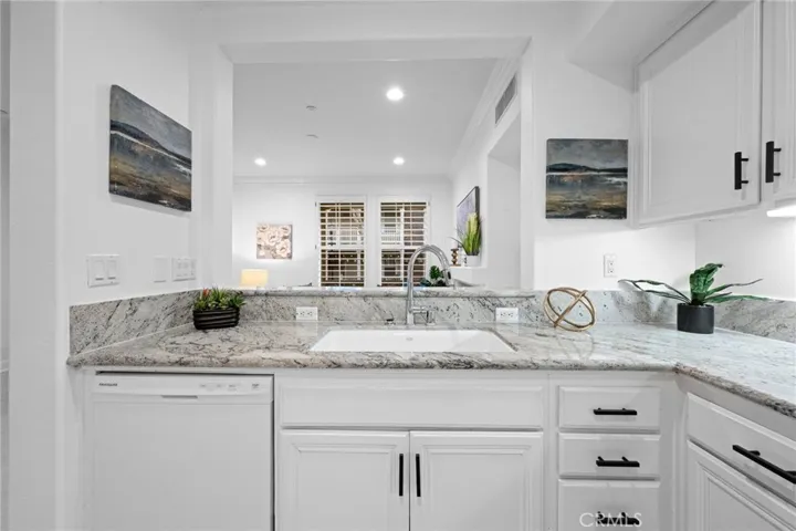 6 Lynde Street, Ladera Ranch, California 92694