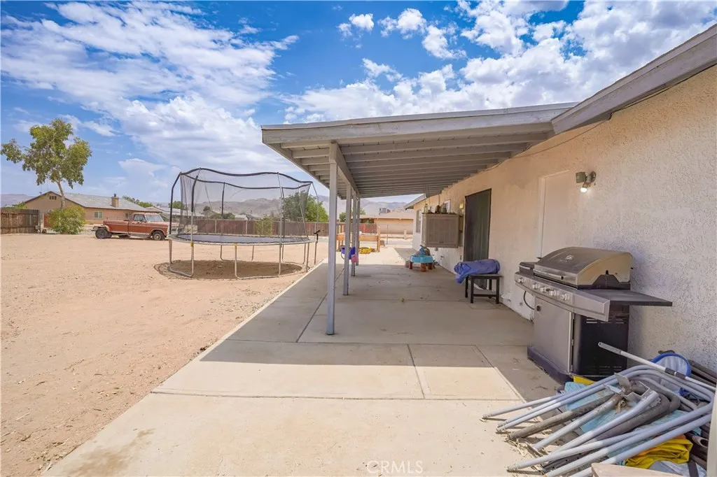 22780 Shawnee Road, Apple Valley, California 92308 home-pic-29