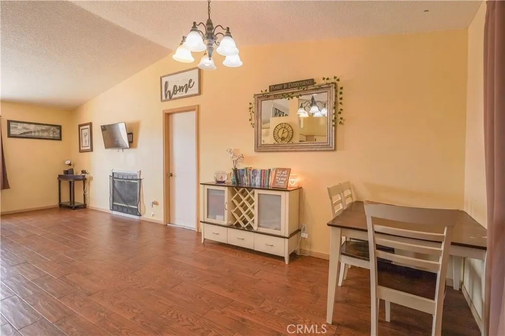 22780 Shawnee Road, Apple Valley, California 92308 home-pic-12