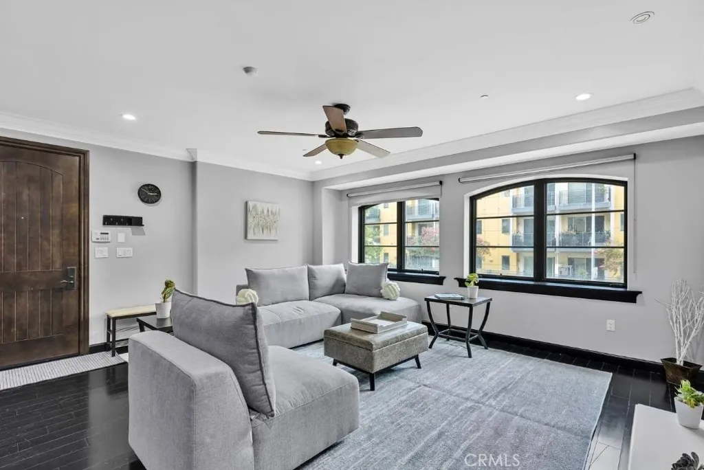 155 Cordova Street 203, Pasadena, California 91105 home-pic-1