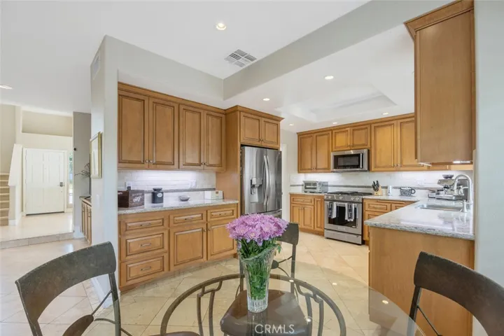 688 Trousdale Street, Oak Park, California 91377