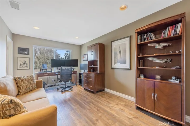 688 Trousdale Street, Oak Park, California 91377