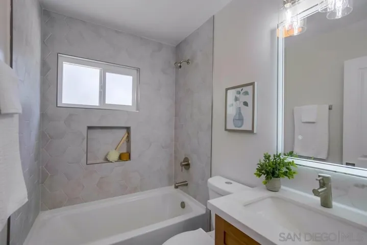 3987 Dalles Ave, San Diego, California 92117
