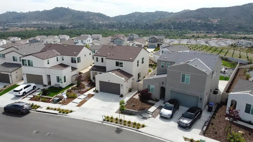 35140 Bergamot, Fallbrook, California 92028