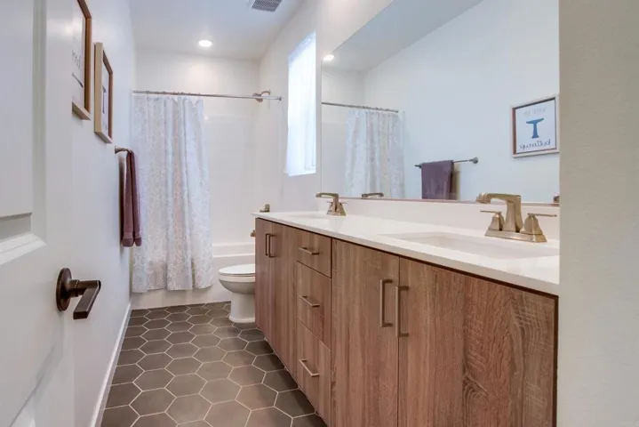 35140 Bergamot, Fallbrook, California 92028