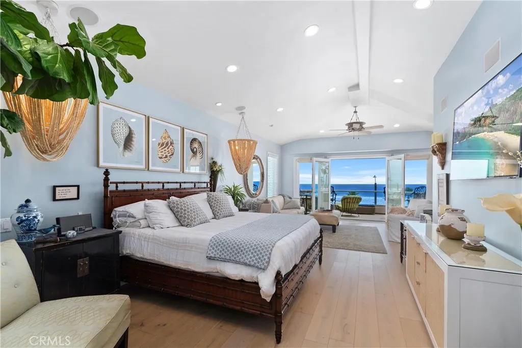 2118 Pacific Coast, Huntington Beach, California 92648 home-pic-0