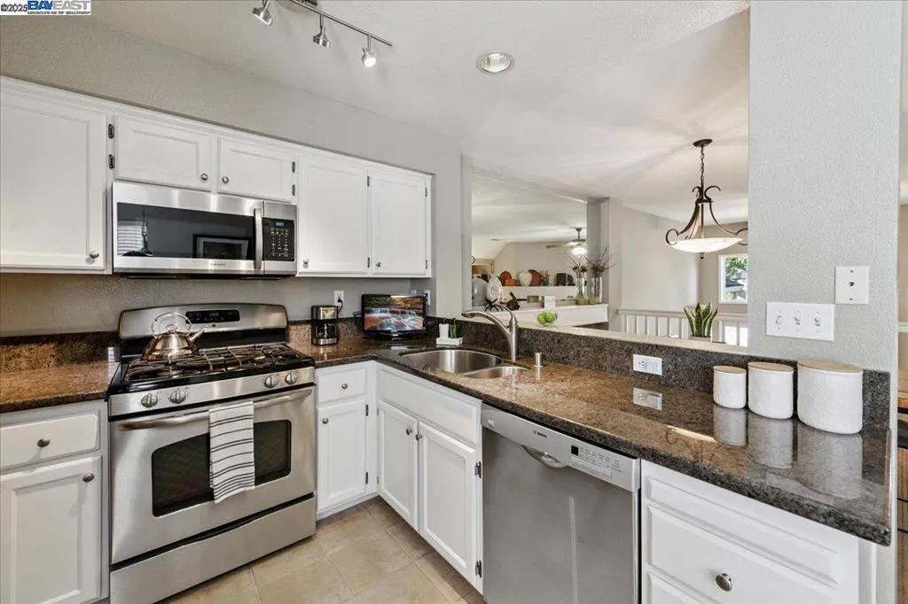 4682 Central Pkwy 40, Dublin, California 94568 home-pic-8