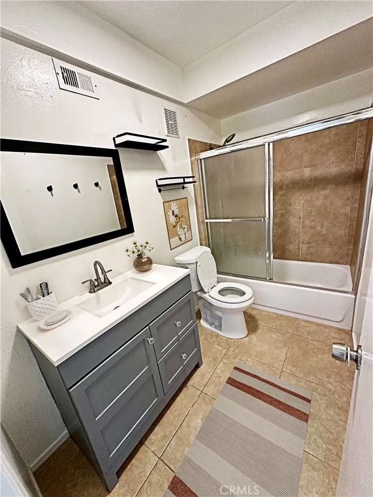 9452 Waterfront Drive, Huntington Beach, California 92646 home-pic-12