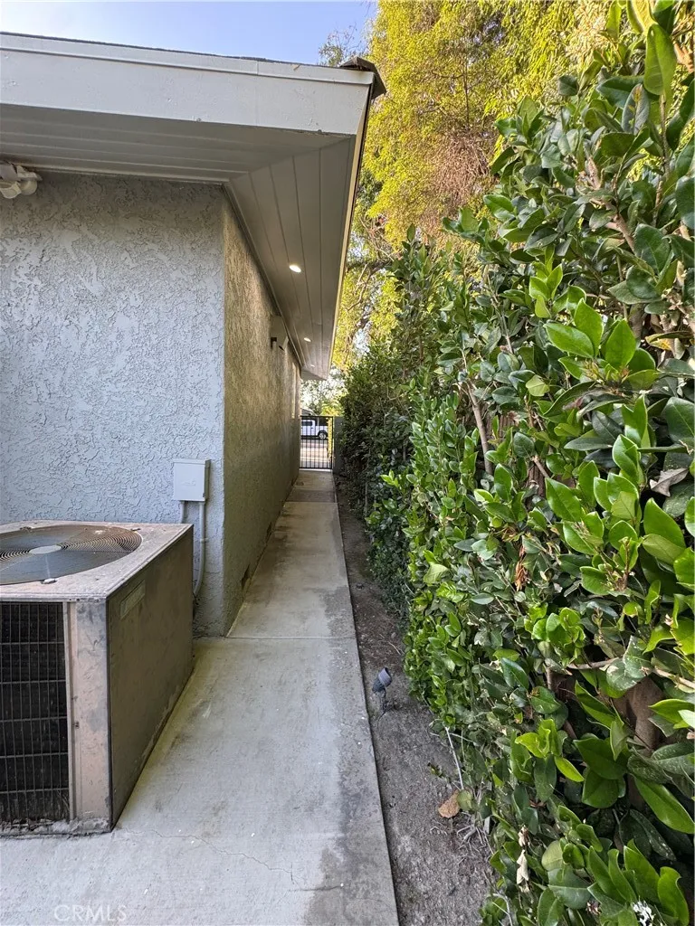 4628 W Simmons Avenue, Orange, California 92868 home-pic-60