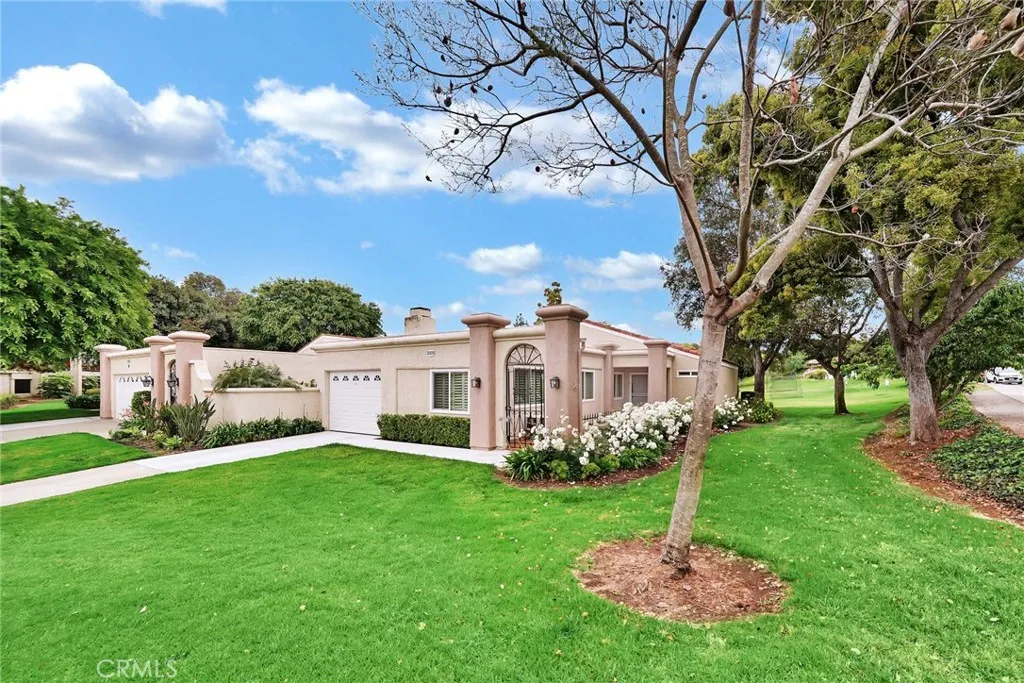 5509 Paseo Del Lago W C, Laguna Woods, California 92637, 2 Bedrooms Bedrooms, ,2 BathroomsBathrooms,Residential,For Sale,Paseo Del Lago,OC25123705