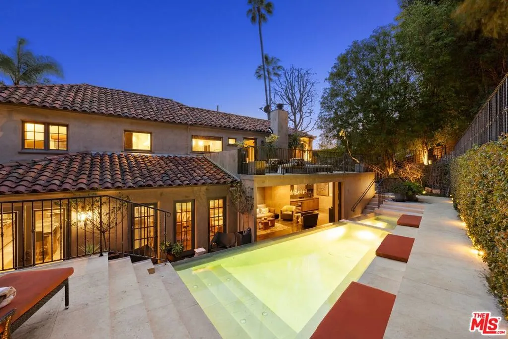 3300 N Knoll Drive, Los Angeles, California 90068, 4 Bedrooms Bedrooms, ,4 BathroomsBathrooms,Residential,For Sale,Knoll,25548577