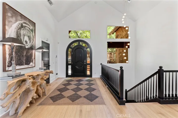 1019 Pintail Circle, Lake Arrowhead, California 92352