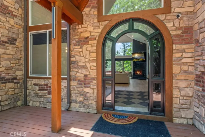 1019 Pintail Circle, Lake Arrowhead, California 92352