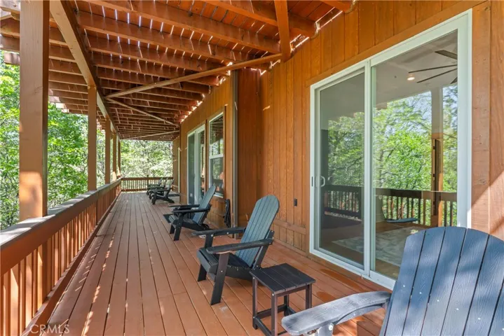 Bottom floor deck
