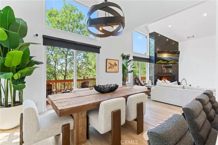 1019 Pintail Circle, Lake Arrowhead, California 92352