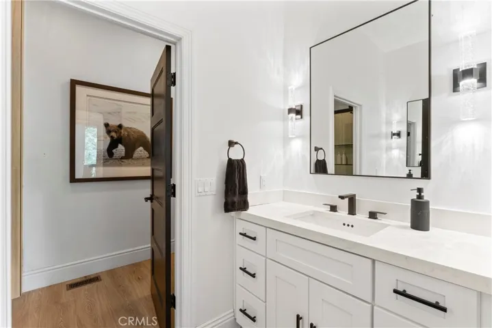 1019 Pintail Circle, Lake Arrowhead, California 92352