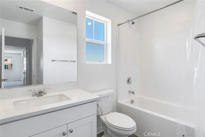 Upstairs Hall Bathroom