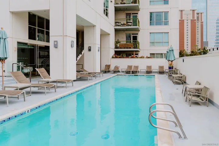 Swimming Pool/Hot Tub/Sauna