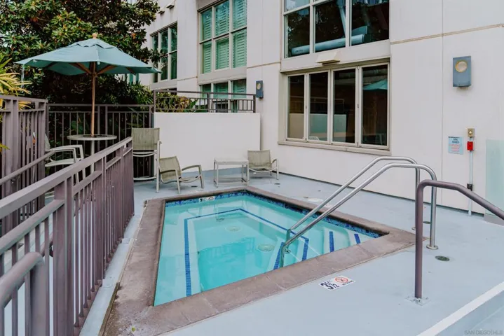 Swimming Pool/Hot Tub/Sauna