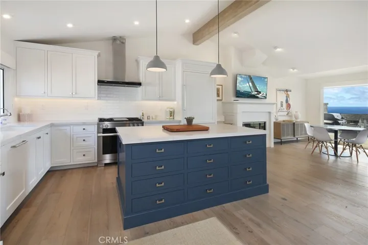 SPECTACULAR ALL-NEW CHEF'S KITCHEN