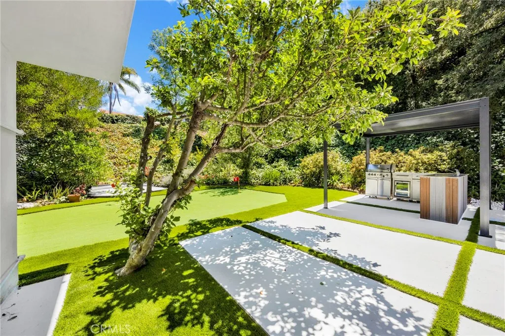 20101 Greenbriar Drive, Tarzana, California 91356 home-pic-34