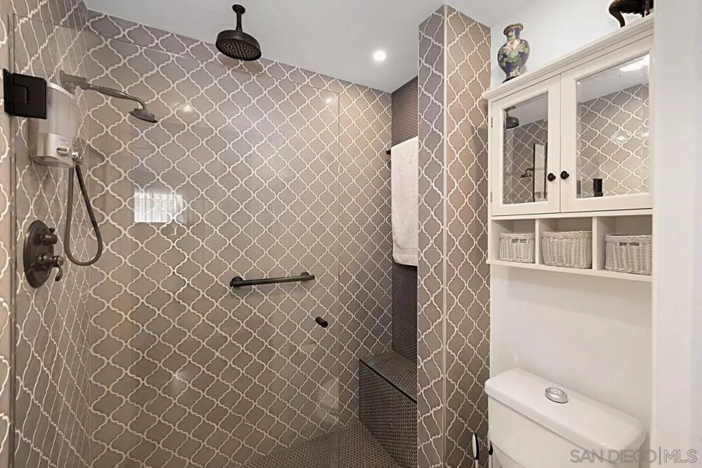 8437 Via Mallorca 84, La Jolla, California 92037 home-pic-9