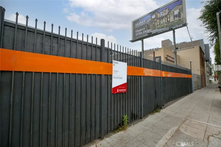 7504 Santa Monica Boulevard, West Hollywood, California 90046