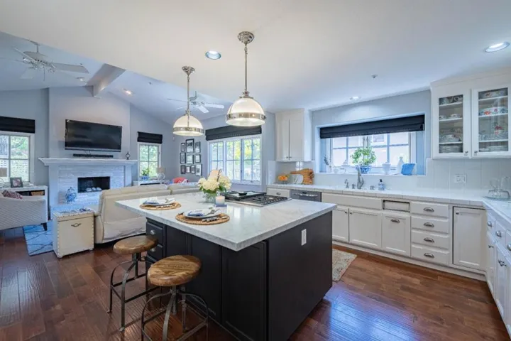 25547 Meadowview Circle, Salinas, California 93908