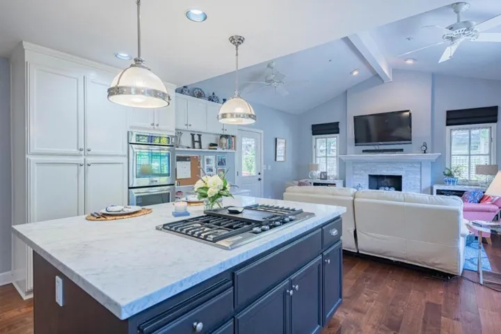 25547 Meadowview Circle, Salinas, California 93908