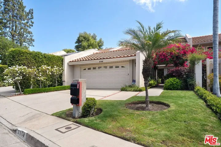 2748 Bottlebrush Drive, Los Angeles, California 90077