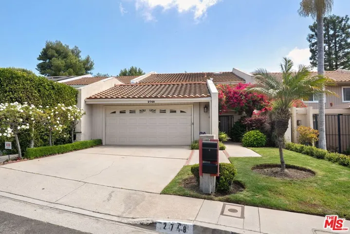 2748 Bottlebrush Drive, Los Angeles, California 90077