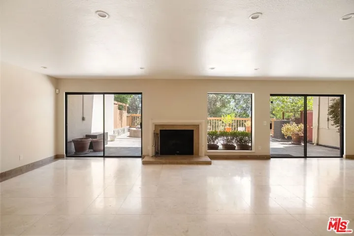 2748 Bottlebrush Drive, Los Angeles, California 90077