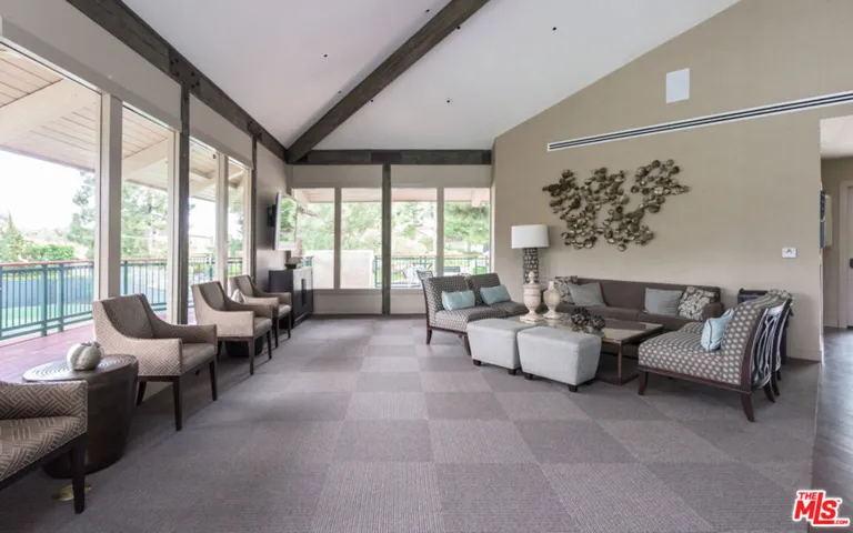 2748 Bottlebrush Drive, Los Angeles, California 90077