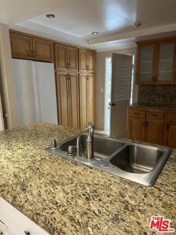 2748 Bottlebrush Drive, Los Angeles, California 90077