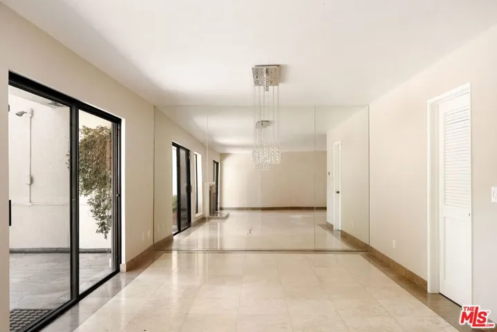 2748 Bottlebrush Drive, Los Angeles, California 90077