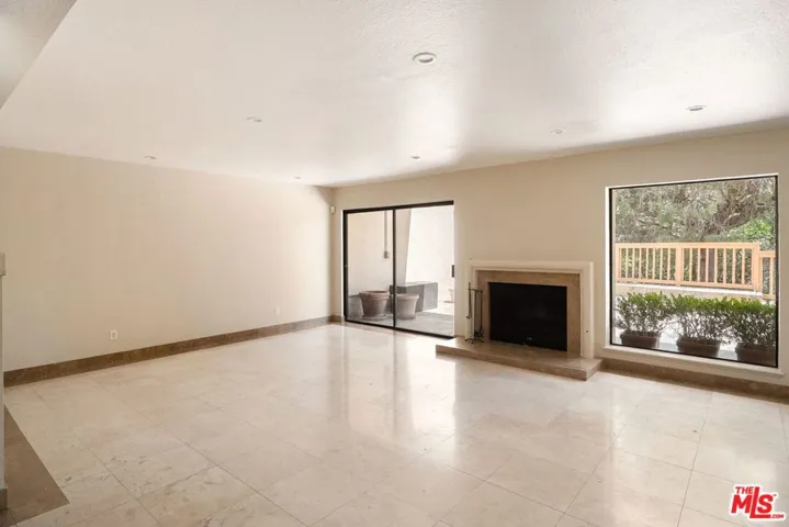 2748 Bottlebrush Drive, Los Angeles, California 90077