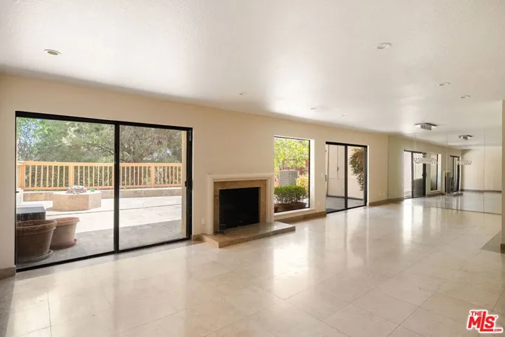 2748 Bottlebrush Drive, Los Angeles, California 90077