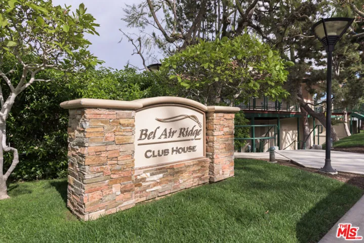 2748 Bottlebrush Drive, Los Angeles, California 90077